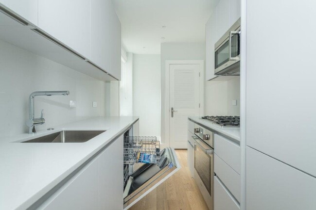 Photo - 286 Chestnut Hill Ave Apartment