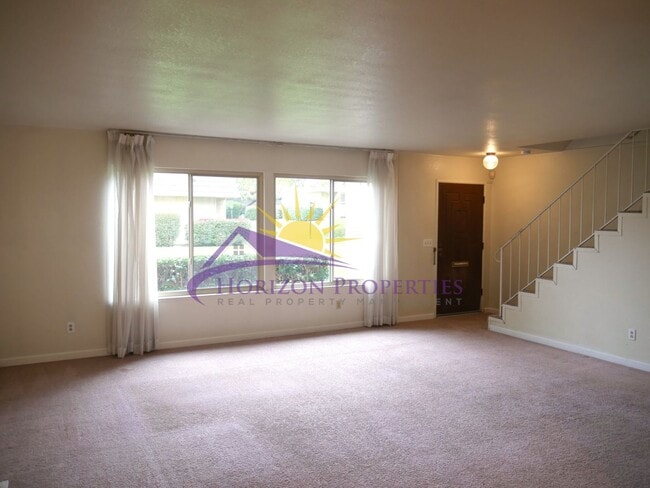 Foto del edificio - 3 Bed 2.5 Bath 1,380 sqft Townhome in Carmichael