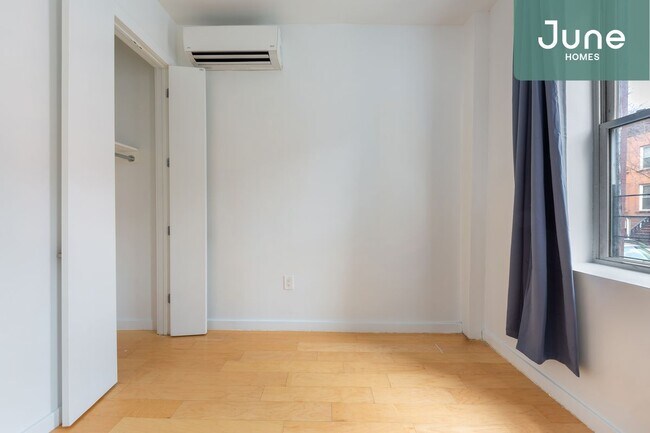 Building Photo - Full room in 4-bed/2.0-bath Home