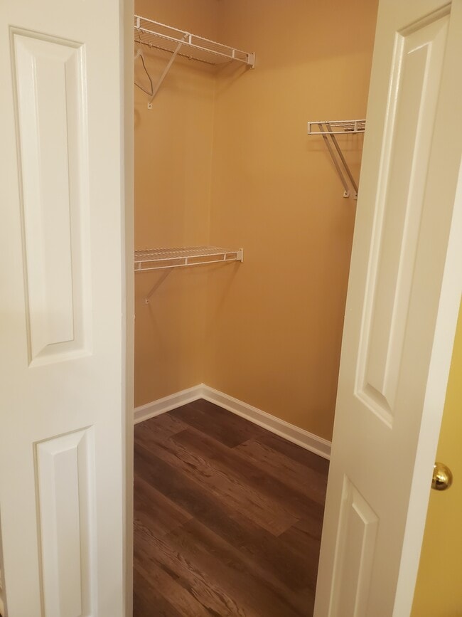 Foto del edificio - 4616 Tulip Bend Dr