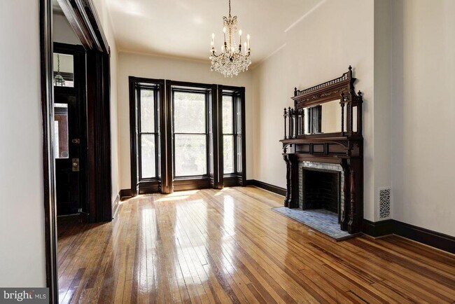 Foto del edificio - 1224 N Calvert St