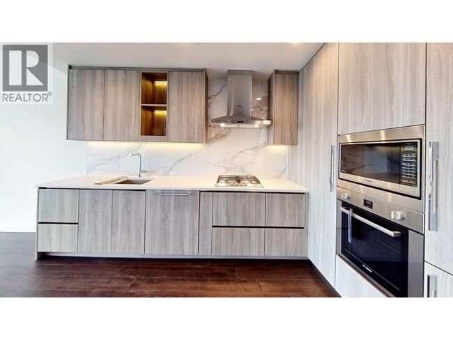 Photo du bâtiment - 4880 Lougheed Hwy.