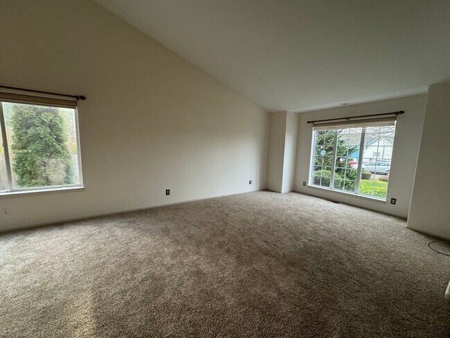 Foto del edificio - 3 bedroom 2 bath home in Sutherlin