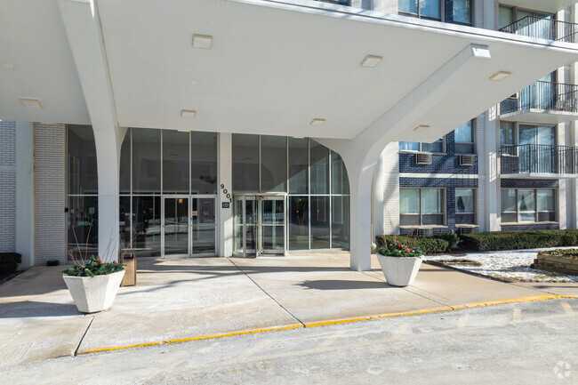 Foto del edificio - Golf Towers