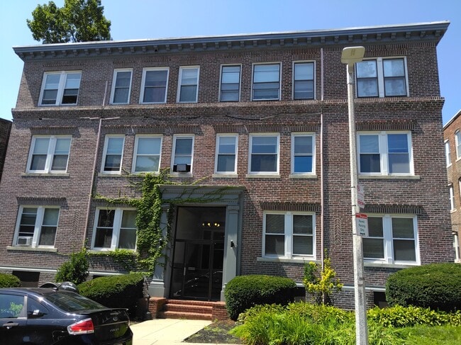 Building Photo - 26 Park Vale Ave