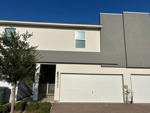 Building Photo - 9925 Kaspar Dr