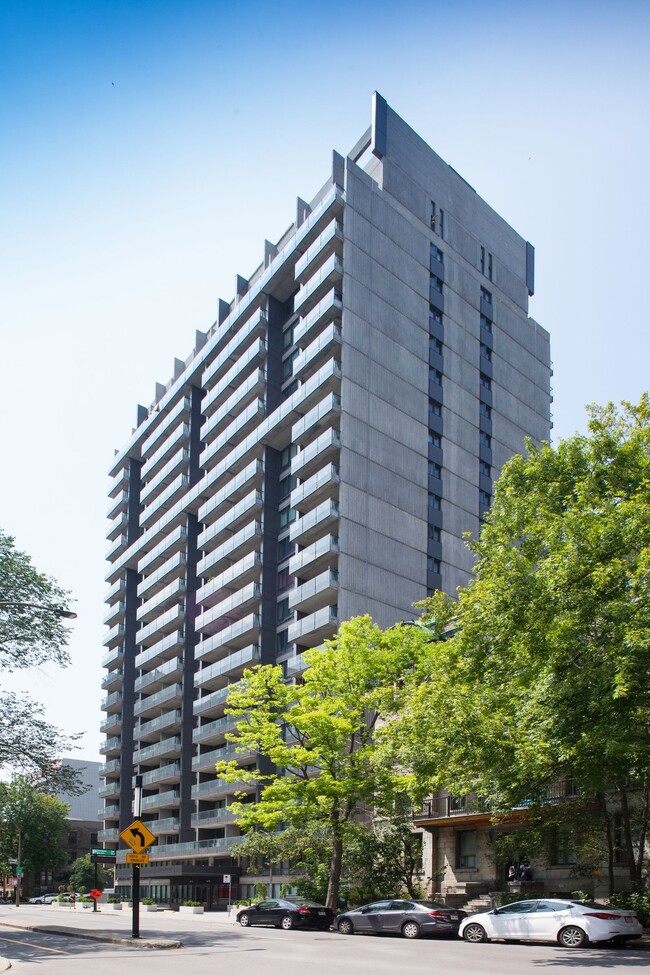 Building Photo - 1975 Maisonneuve Blvd W