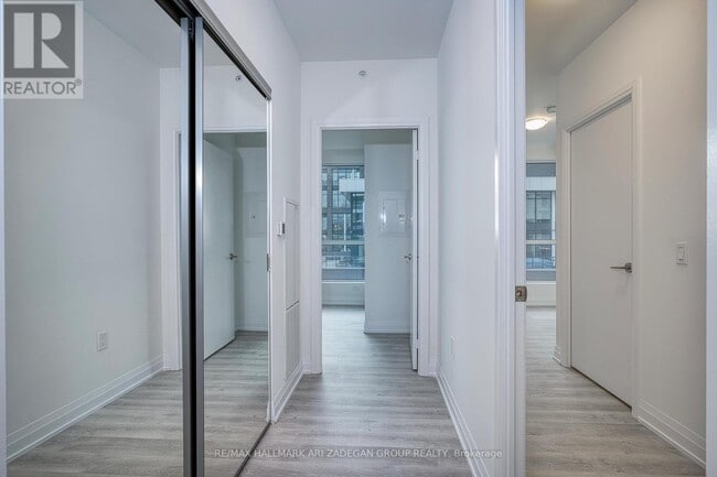 Building Photo - 15 Richardson St