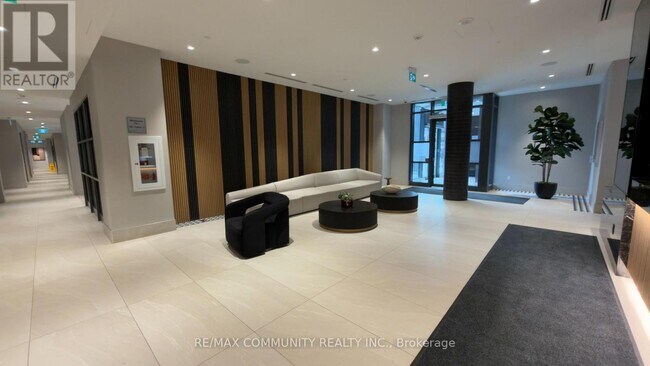 Photo du bâtiment - 2545 Simcoe St N