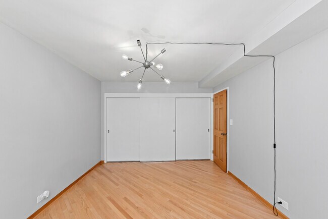 Foto del edificio - 3950 N Lake Shore Dr