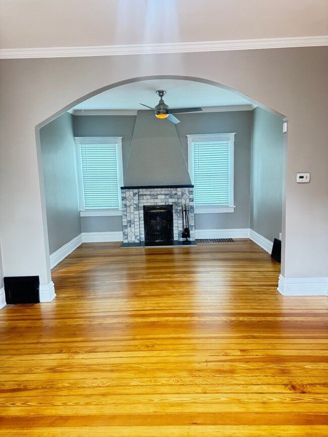 Photo - 352 S Pennsylvania St House