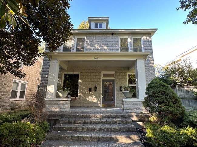 Photo - 1692 Carruthers Pl House