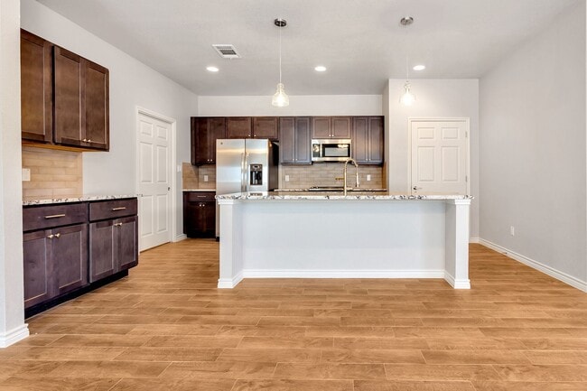 Foto del edificio - 643 County Rd 306