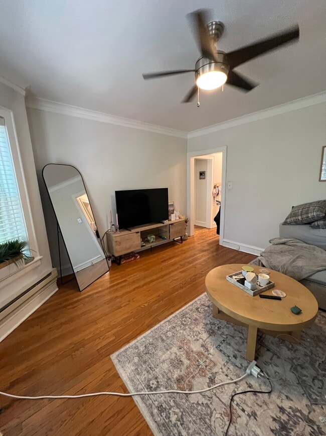Foto del edificio - 2131 W Giddings St