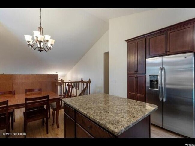 Building Photo - 3102 Applewood Dr