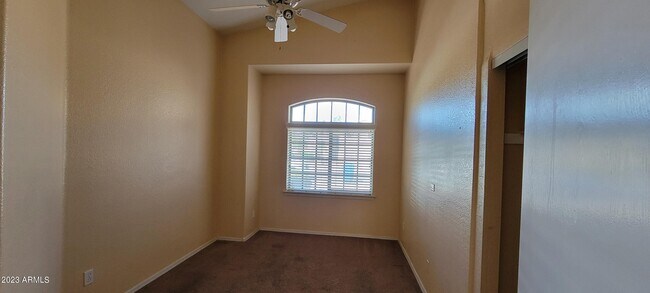 Foto del edificio - 12743 W Merrell St