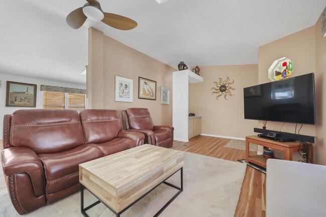 Building Photo - 60781 Painted Hills Rd