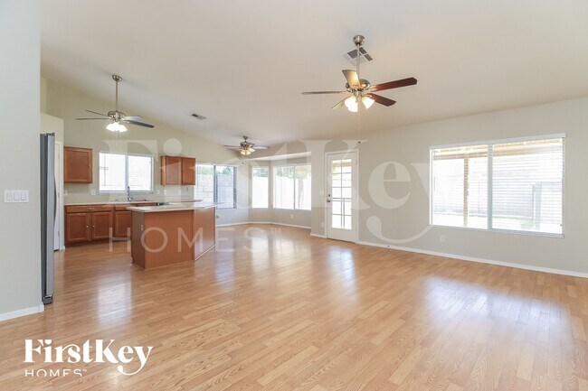 Foto del edificio - 3645 E Shapinsay Dr