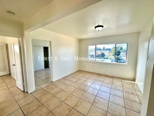 Foto del edificio - 1823 E 11th St
