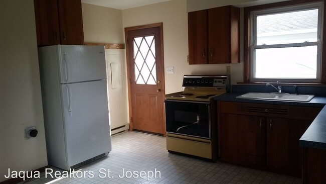 Building Photo - 2 br, 1 bath House - 5532 Paw Paw Lake Rd.