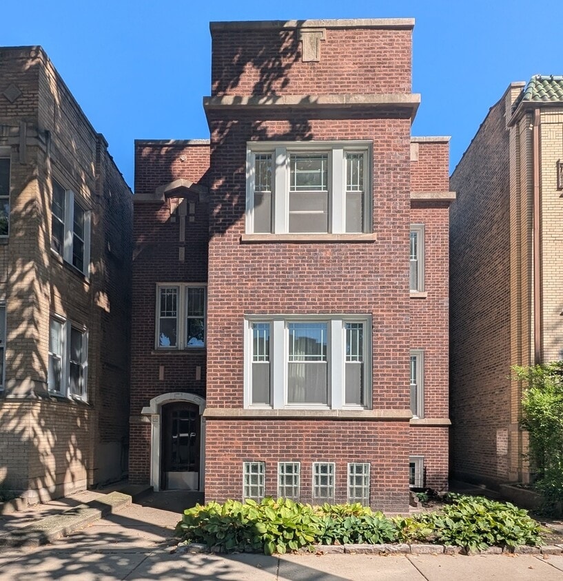 Primary Photo - 5707 N Campbell Ave
