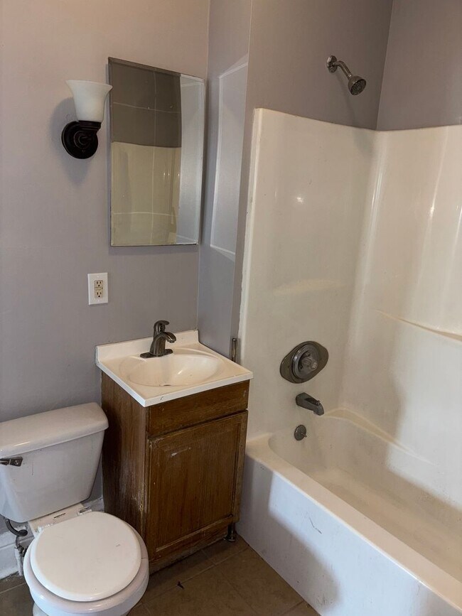 Foto del edificio - 3 Bedroom House Available Now!!