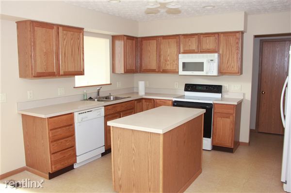 Building Photo - 4846 Vantage Way