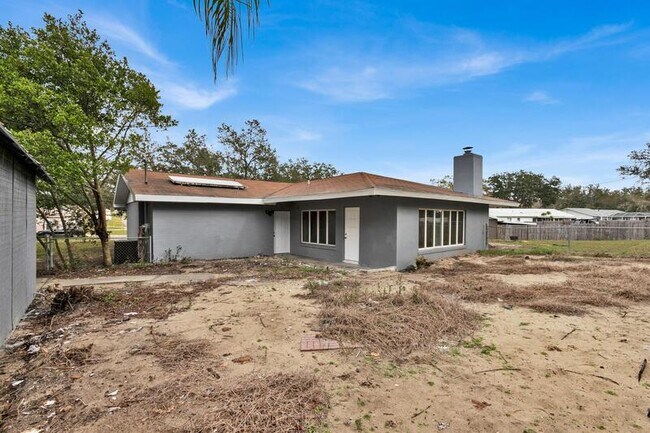 Building Photo - 815 Sherwood Dr