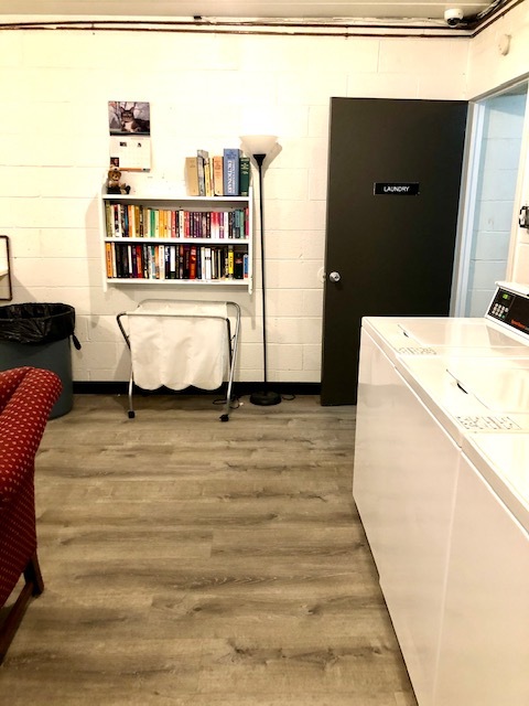 Large Laundry room - Parkwynn Apartments