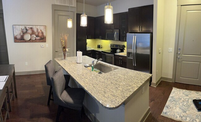 Foto del edificio - 5720 Carnegie Blvd