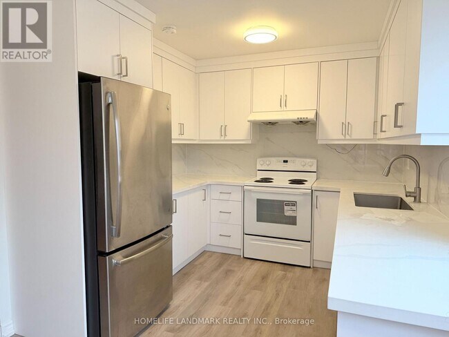 Building Photo - 256 Sprucewood Ct