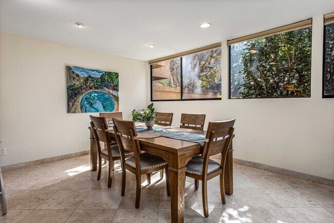 Foto del edificio - VACATION RENTAL - La Jolla Residence Just Blocks from the Ocean!