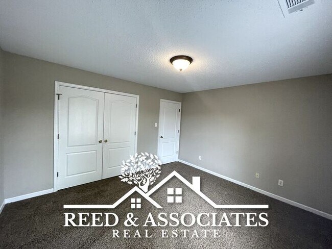 Building Photo - Cordova Home Located off Houston Levee!