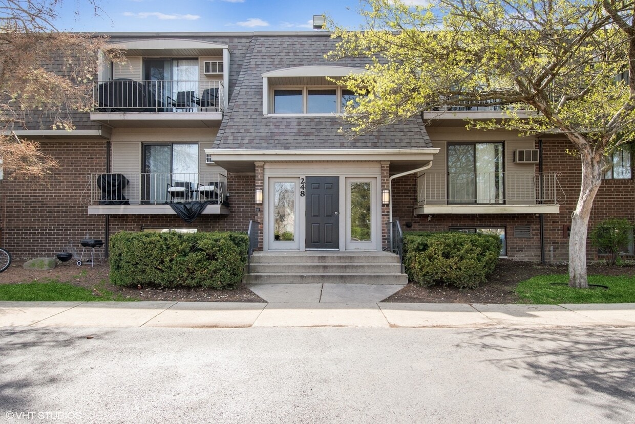248 E Bailey Rd Unit M, Naperville, IL 60565 Condo for Rent in