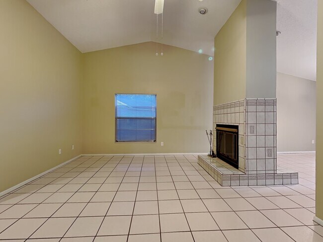 Foto del edificio - 4606 N Country Hills Ct