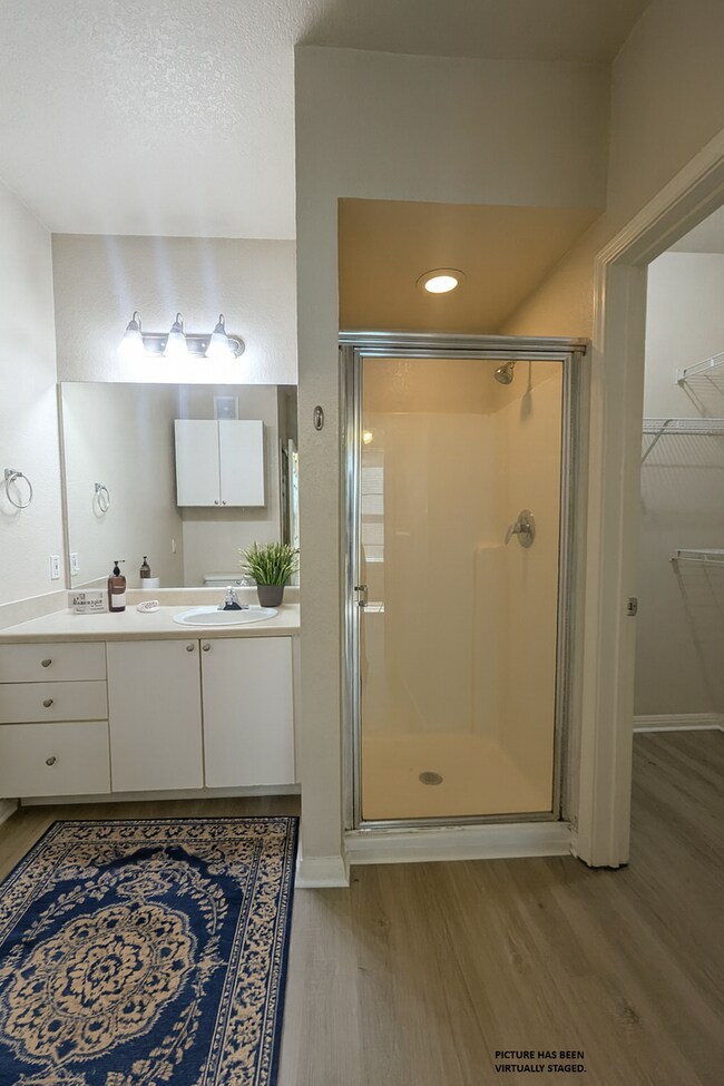 Foto del edificio - 1x1 New Flooring throughout! Spacious and ...