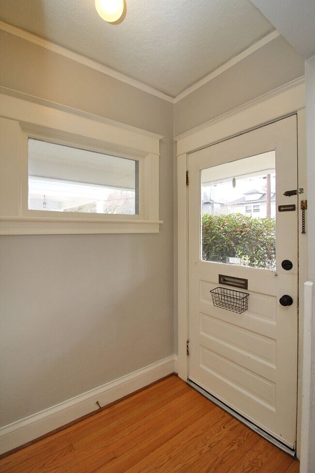 Foto del edificio - Classic SE PDX Charm in Fab SE Belmont/Haw...