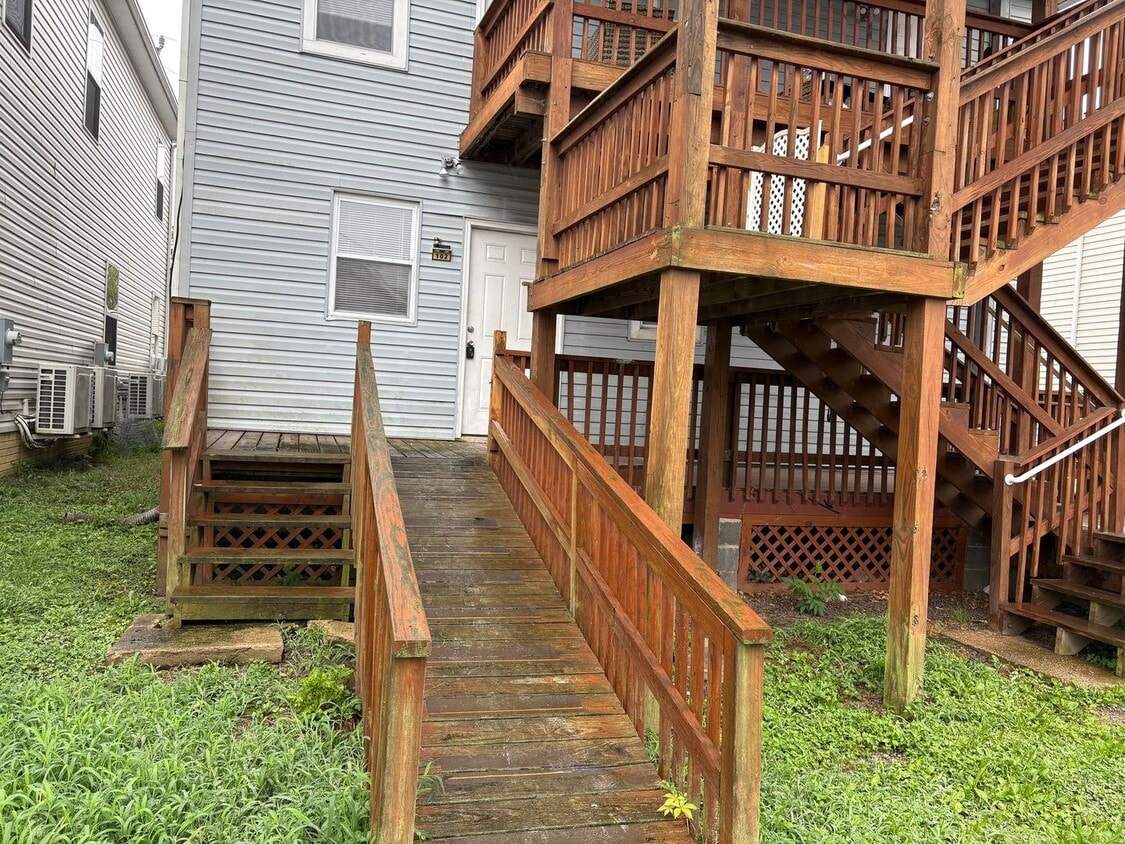 OLD TOWN QUANTICO - IMMEDIATE MOVE IN - OLD TOWN QUANTICO - IMMEDIATE MOVE IN