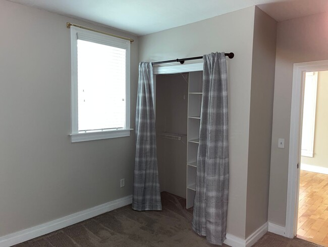 Foto del edificio - 1282 Hunter Ave