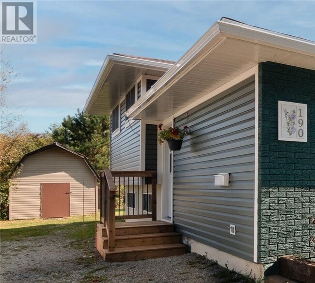 Photo du bâtiment - 190 Ridgemount Ave