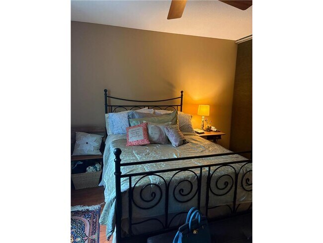 Foto del edificio - 2616 Harriet Ave