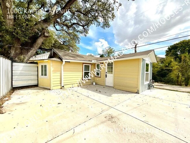 Photo - 1000 Kayton Ave House