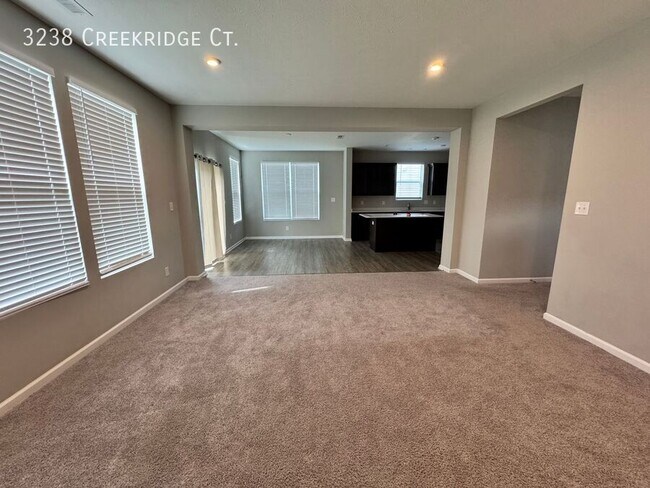Building Photo - 3238 Creekridge Ct