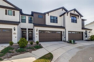Building Photo - 1109 Bowie Dr