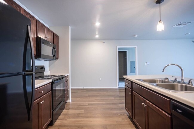 Foto del edificio - Riverbend Townhomes