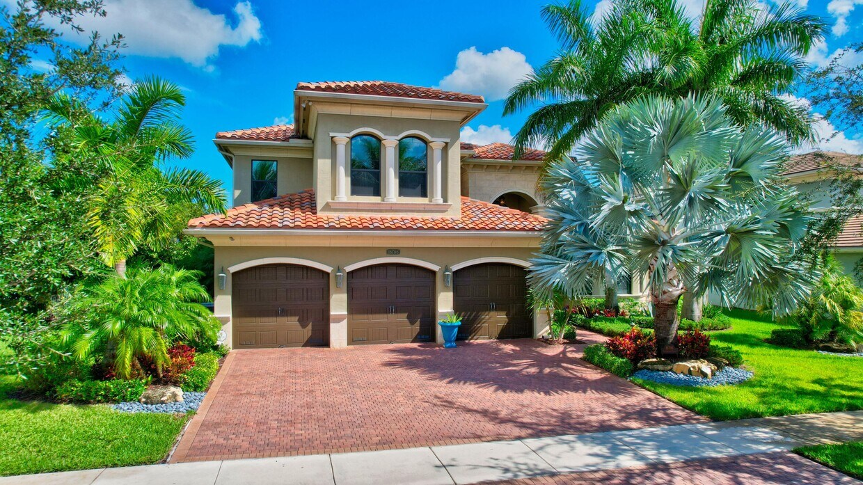 Foto principal - 16796 Strasbourg Ln