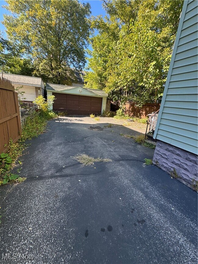 Foto del edificio - 3660 E 76th St