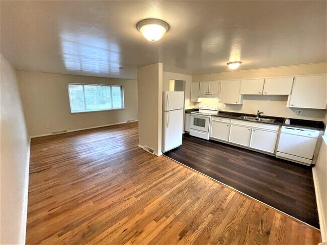 Foto del edificio - 9618 Lou Dr