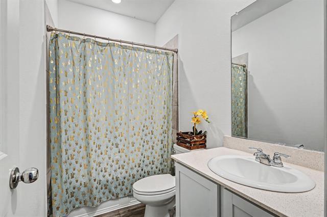 Building Photo - 812 Carmen St