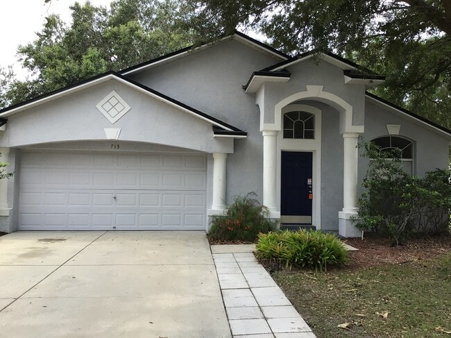 Building Photo - 715 Somerstone Dr